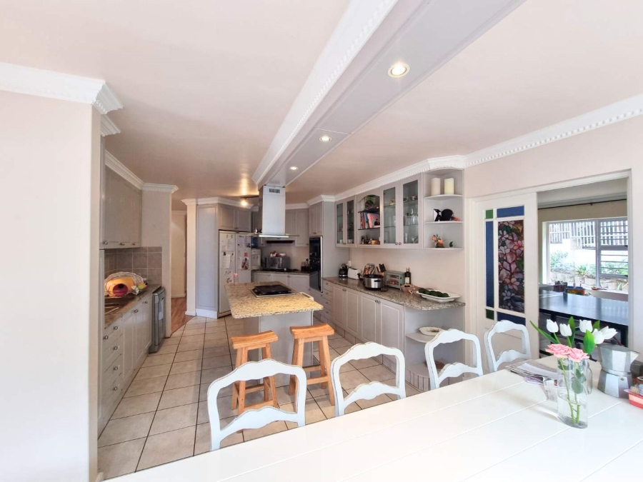 5 Bedroom Property for Sale in Chanteclair Western Cape